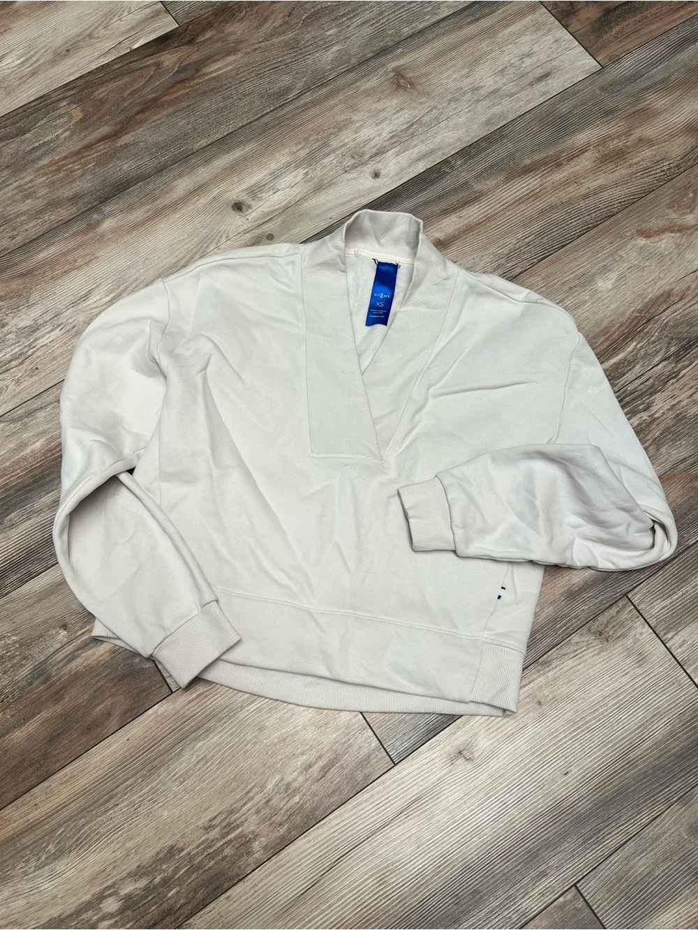 Kit and Ace Women's Cream V-Neck Sweatshirt